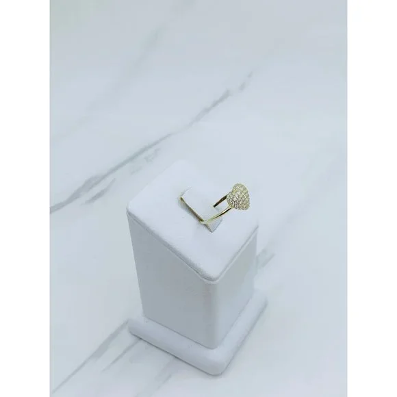 ❤️ 10k gold ring heart❤️ Women’s or girls ring Size 7